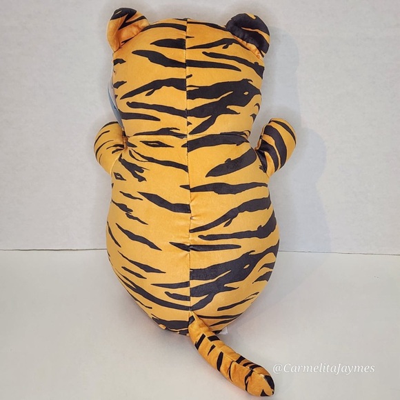 TINA 🐯 Orange & Black Tiger HugMee Squishmallow NWT Loves Clothing & Hair Style - Picture 4 of 7